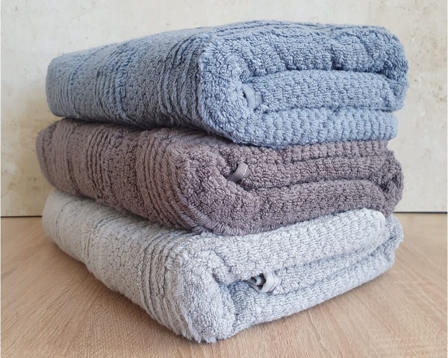 Набор турецких махровых полотенец Cestepe MicroCotton Premium 3 штуки 70x140 Nesha 600 г/м2
