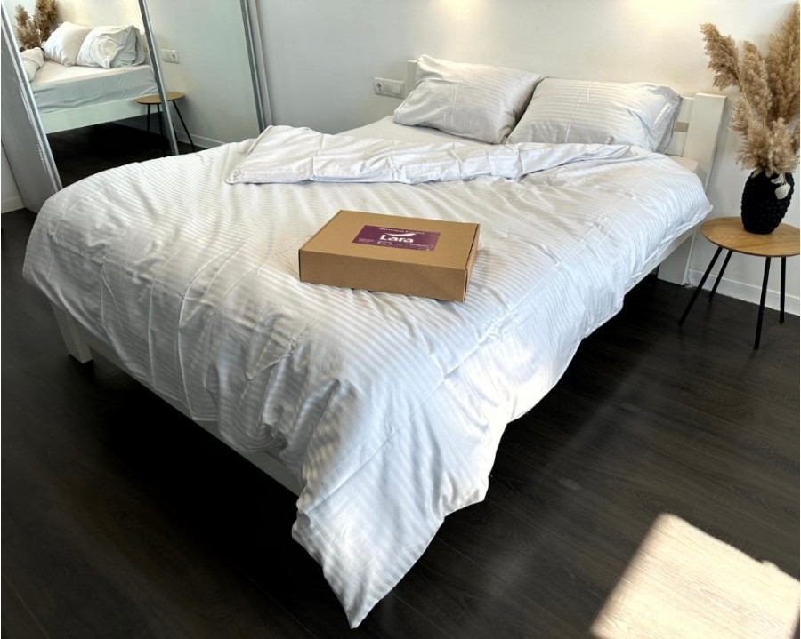 Постельное белье LARA d13177e160 light gray сатин-страйп LUX с простынью на резинке 160х200х25 евро