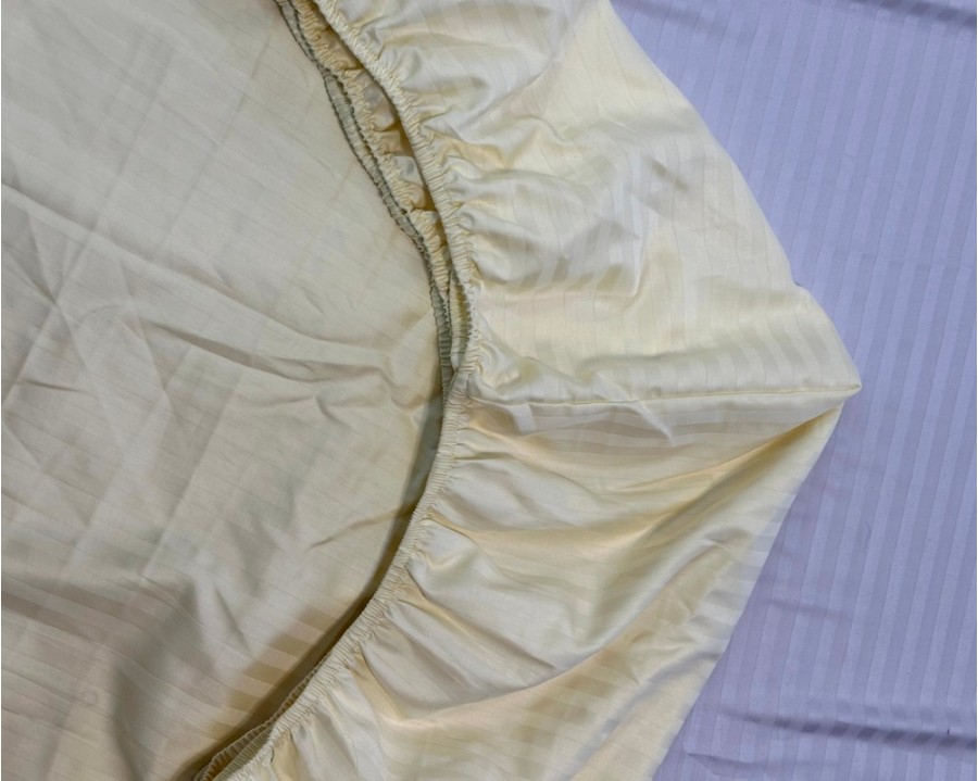 Постельное белье LARA d13176e160 beige сатин-страйп LUX с простынью на резинке 160х200х25 евро