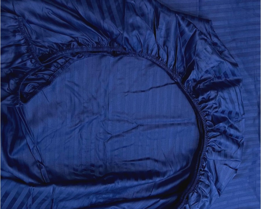Постельное белье LARA d13211e160 dark blue сатин-страйп LUX с простынью на резинке 160х200х25 евро