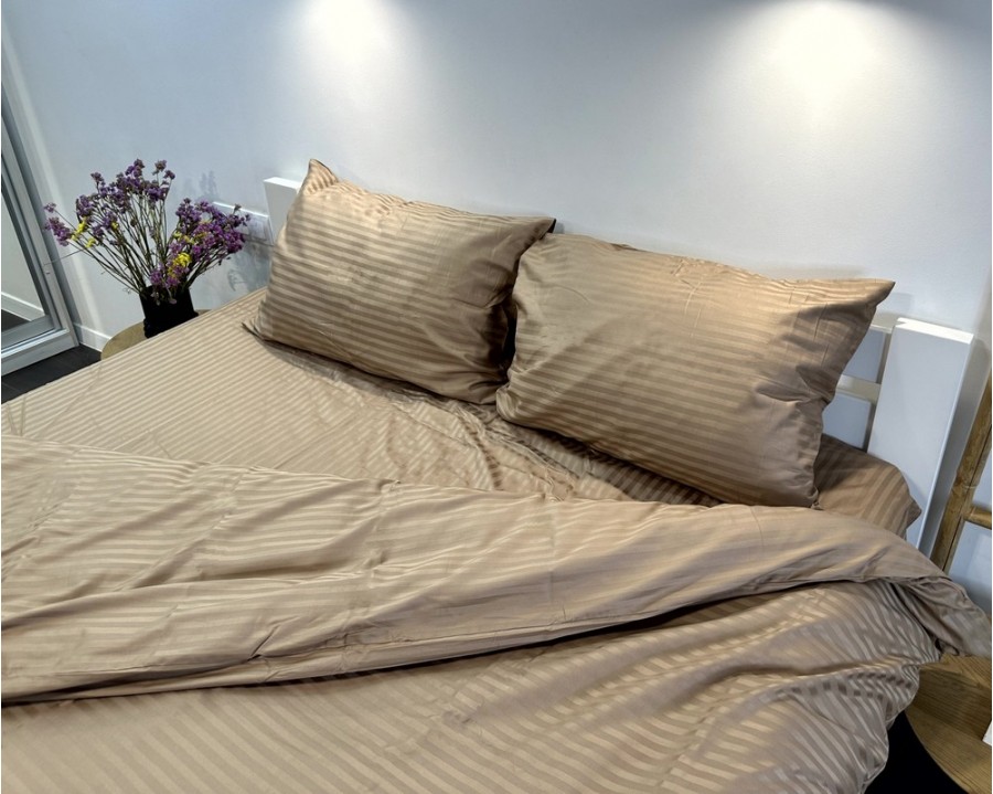 Постельное белье LARA d13204e160 natural сатин-страйп LUX с простынью на резинке 160х200х25 евро
