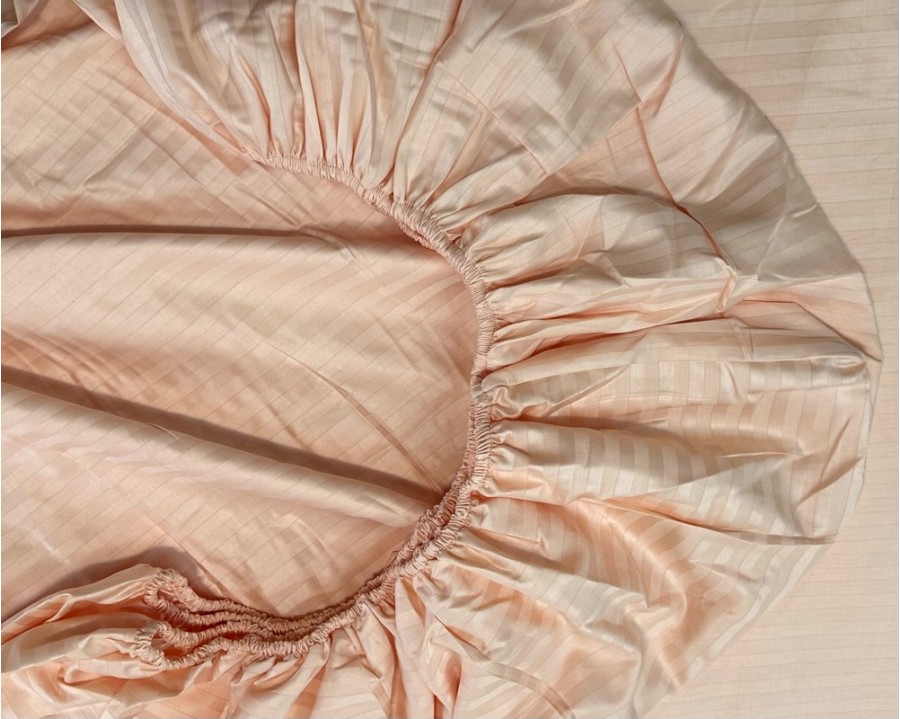 Постельное белье LARA d13208e160 peach сатин-страйп LUX с простынью на резинке 160х200х25 евро