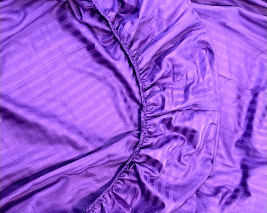 Постельное белье LARA d13226e180 violet сатин-страйп LUX с простынью на резинке 180х200х25 евро